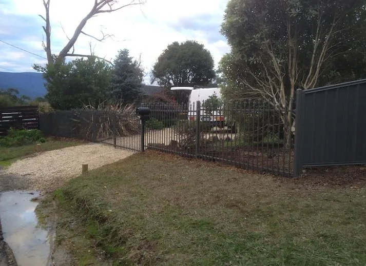 Tubular steel fencing